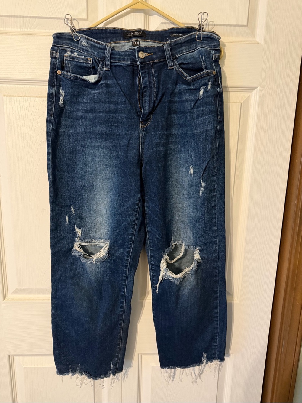 Judy Blue Distressed Dark Blue Women’s Jeans - Classic Cropped leg